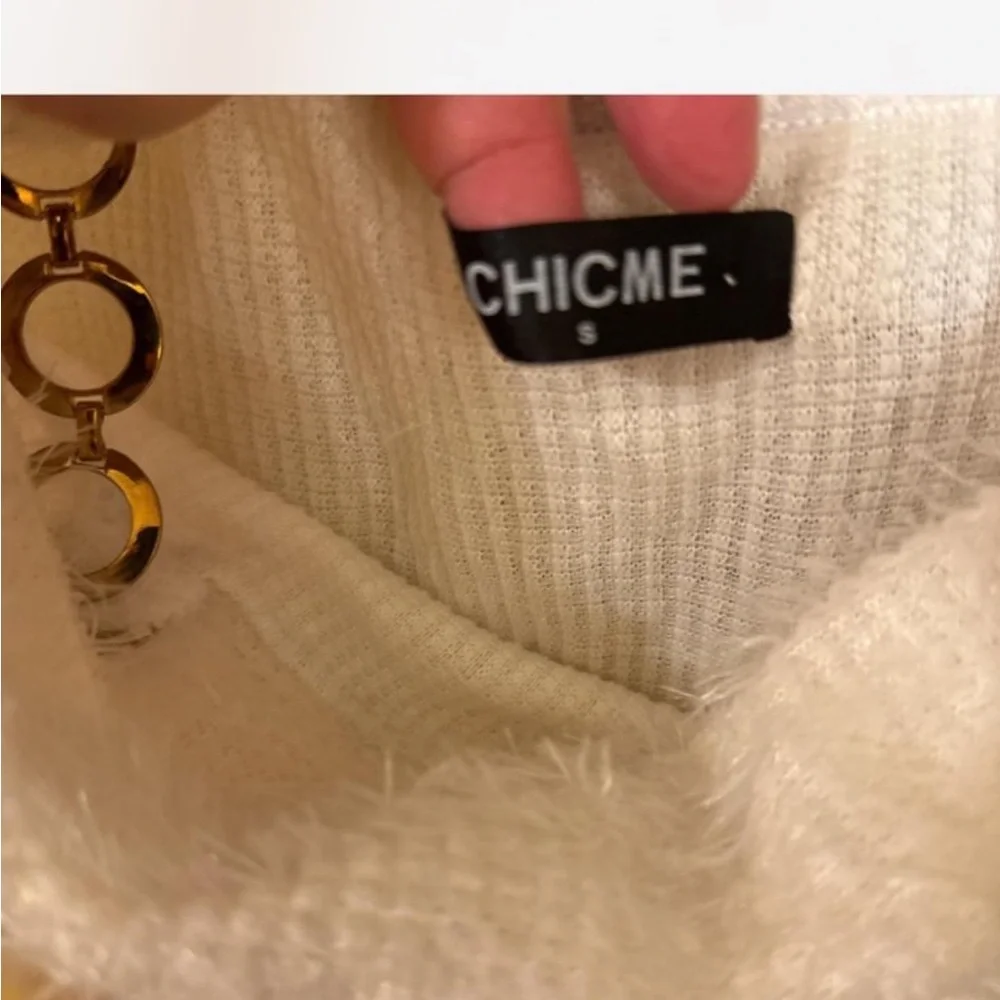 ChicMeOff-Shoulder White Sweater szS ChainFuzzy  Cropped Coquette Final  Sale - Picture 4 of 4